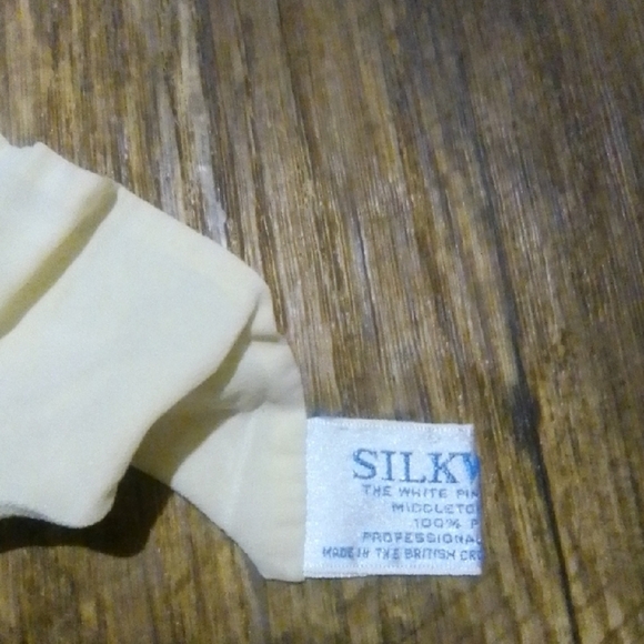 Silk Works Ivory Oblong Elegant Cream Women's Scarf 100% Silk - Picture 3 of 6